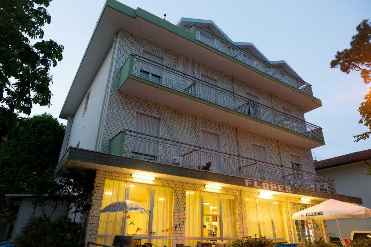 Hotel Flores 里乔内 外观 照片